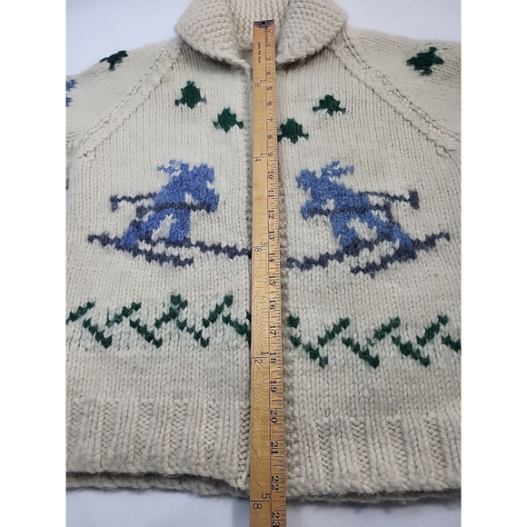 Classic Vintage Cowichan Ski Sweater - Picture 3 of 5